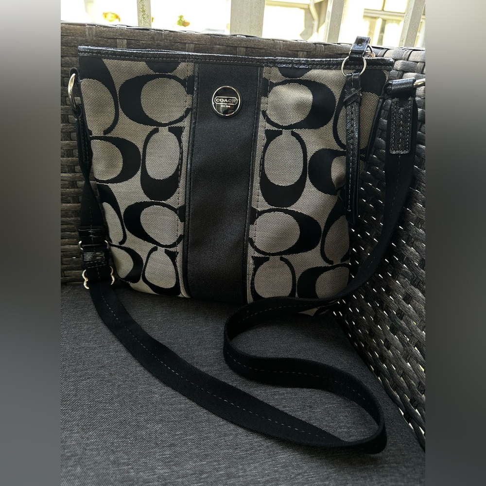 Coach F21905 Signature Stripe Crossbody leather black and gray jacquard canvas